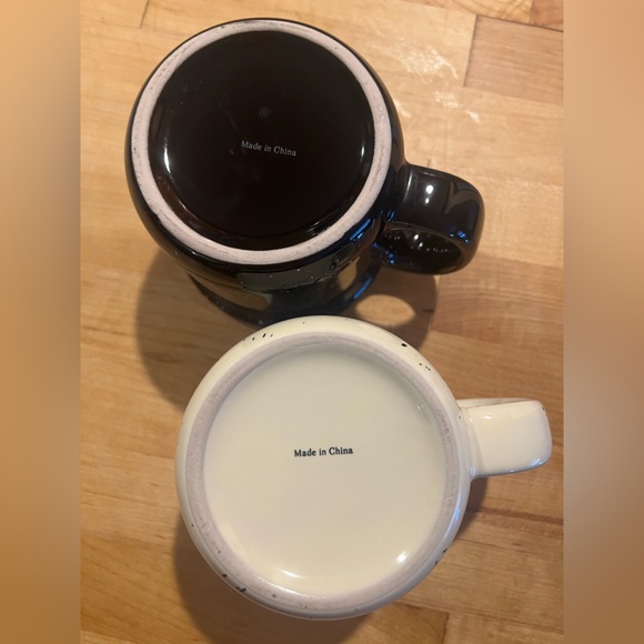 Mr. & Mrs. Mugs - Picture 2 of 3